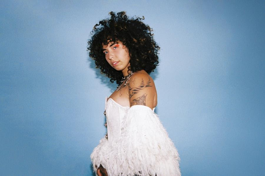 INDIGO DE SOUZA DROPS PRECIPICE